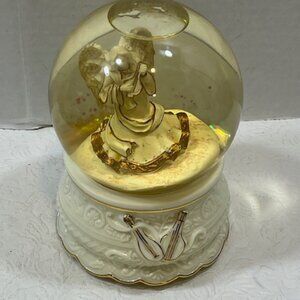 VTG Hark the Herald Angel Glittery Snow Globe Musical Christmas Box 4"x5.75"